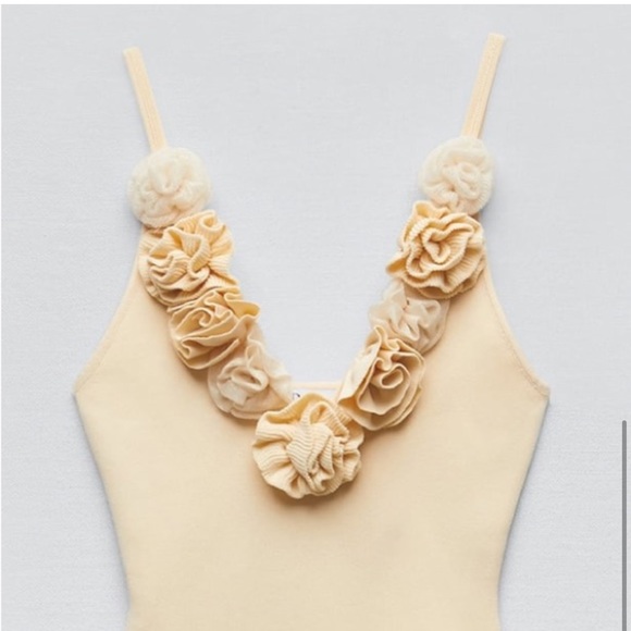 NWT Zara Woman Floral knit Bodysuit Bloggers Fav Size M Medium - Picture 2 of 12